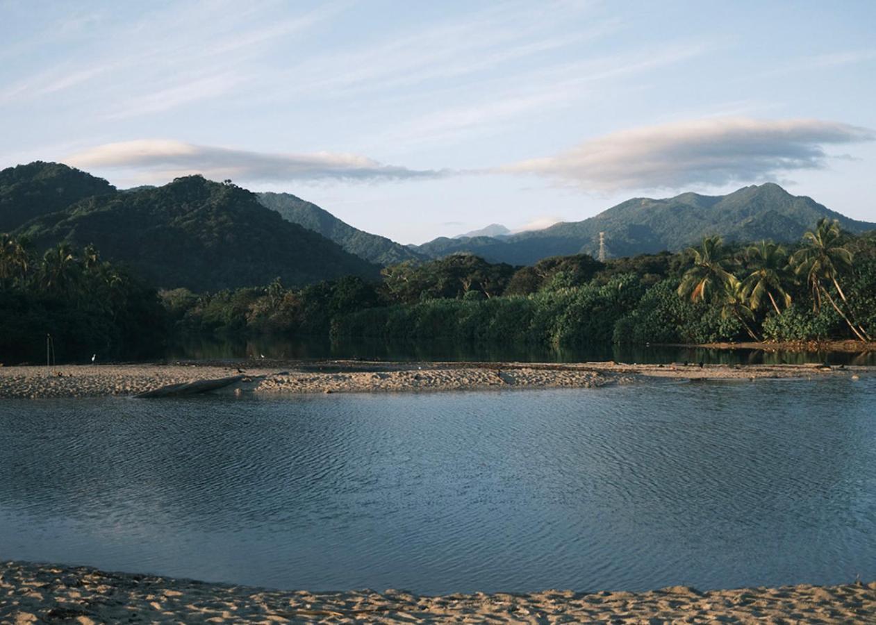 Palmario Hostal Guachaca ภายนอก รูปภาพ